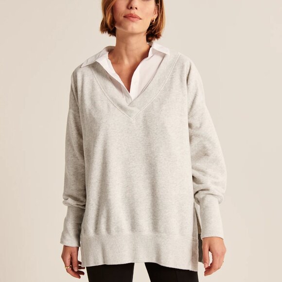 Abercrombie v-neck sweatshirt XXS - Picture 5 of 8